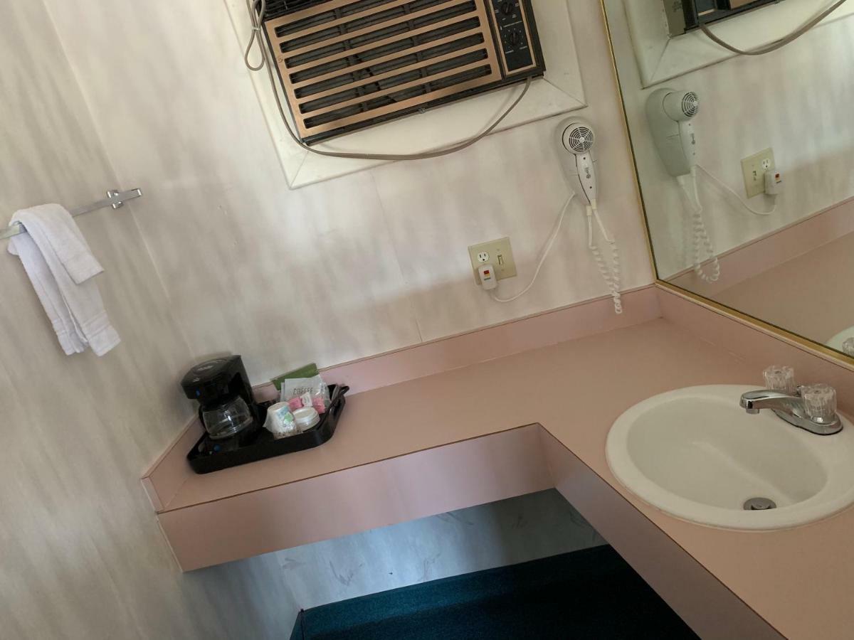 New Western Motel Пангитч Экстерьер фото